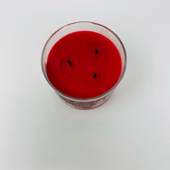 Bath & Body Works Winter Candy Apple 3 Wick Candle 14.5 oz 60 hours burn time - Picture 2 of 3